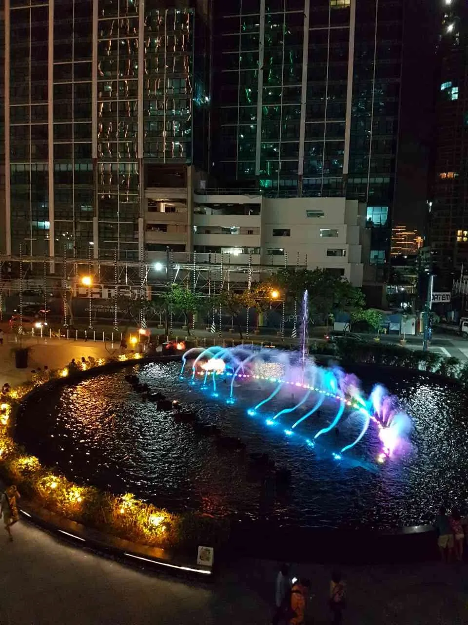 BGC Uptown Mall Musically Dancing Fountain, 2016