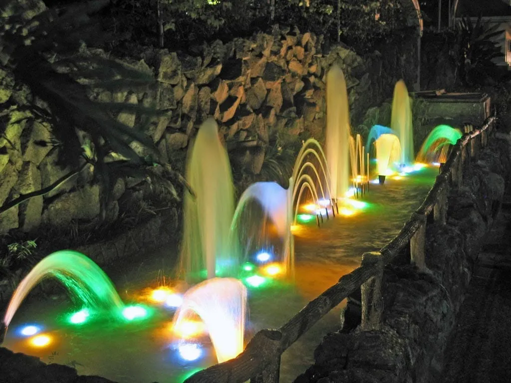 Dasmarinas Fountains, 2005