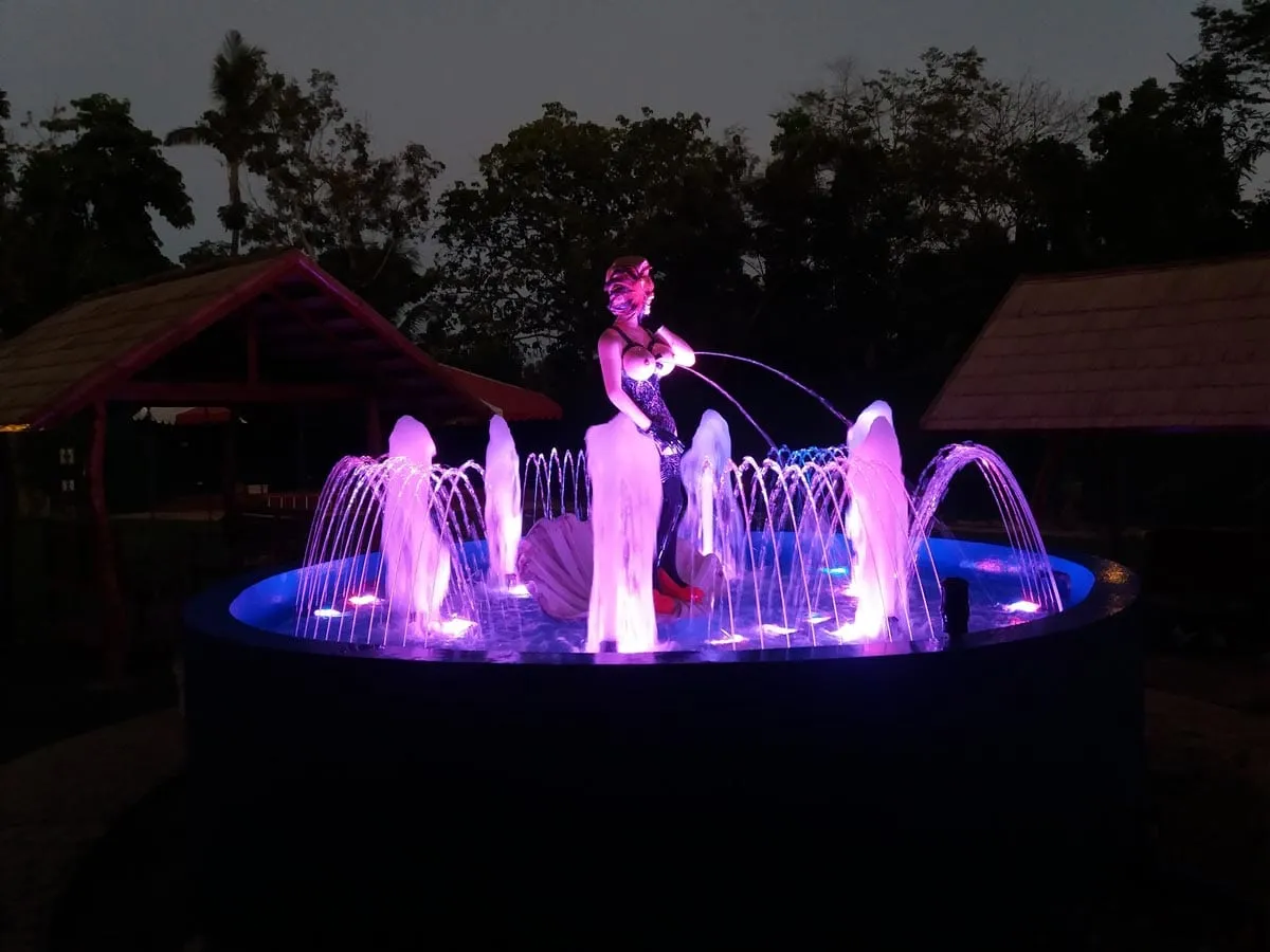 Dolce Vita Hotel Foaming Jets, Palawan, 2016