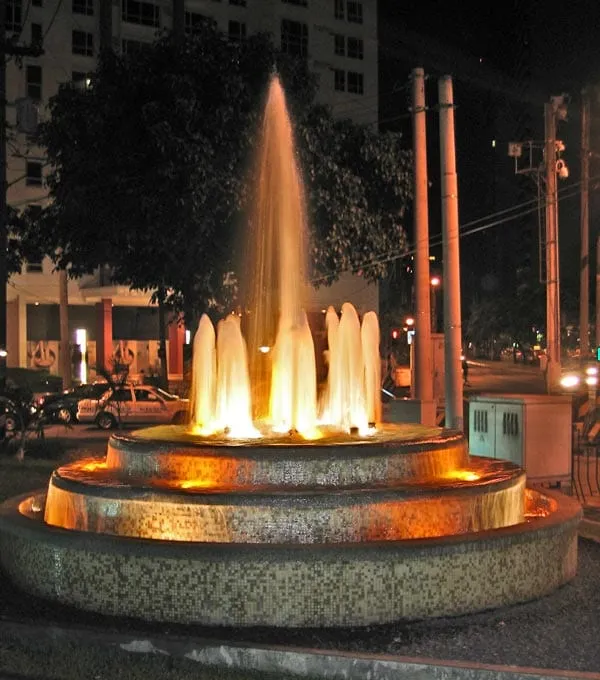 Makati Ayala Buendia Fountain, 2006