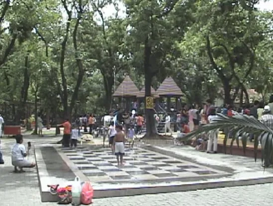 Manila Zoo Interactive Fountain, 2002