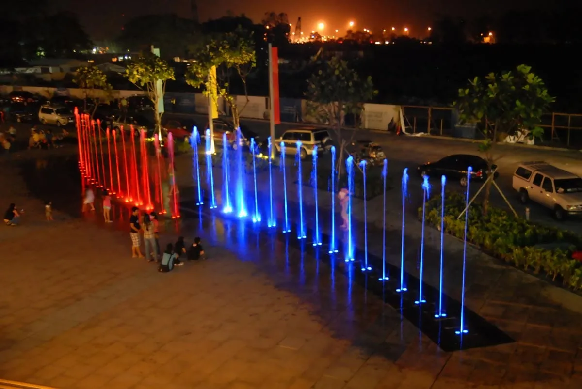 Marquee Mall Interactive Dancing Fountain 2009