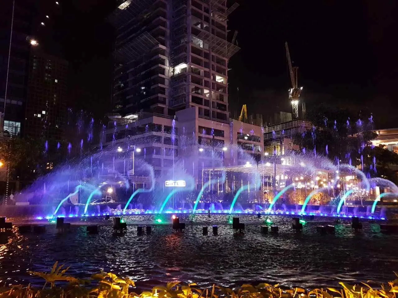 Musically Dancing Fountain, Uptown Mall, BGC, 2016