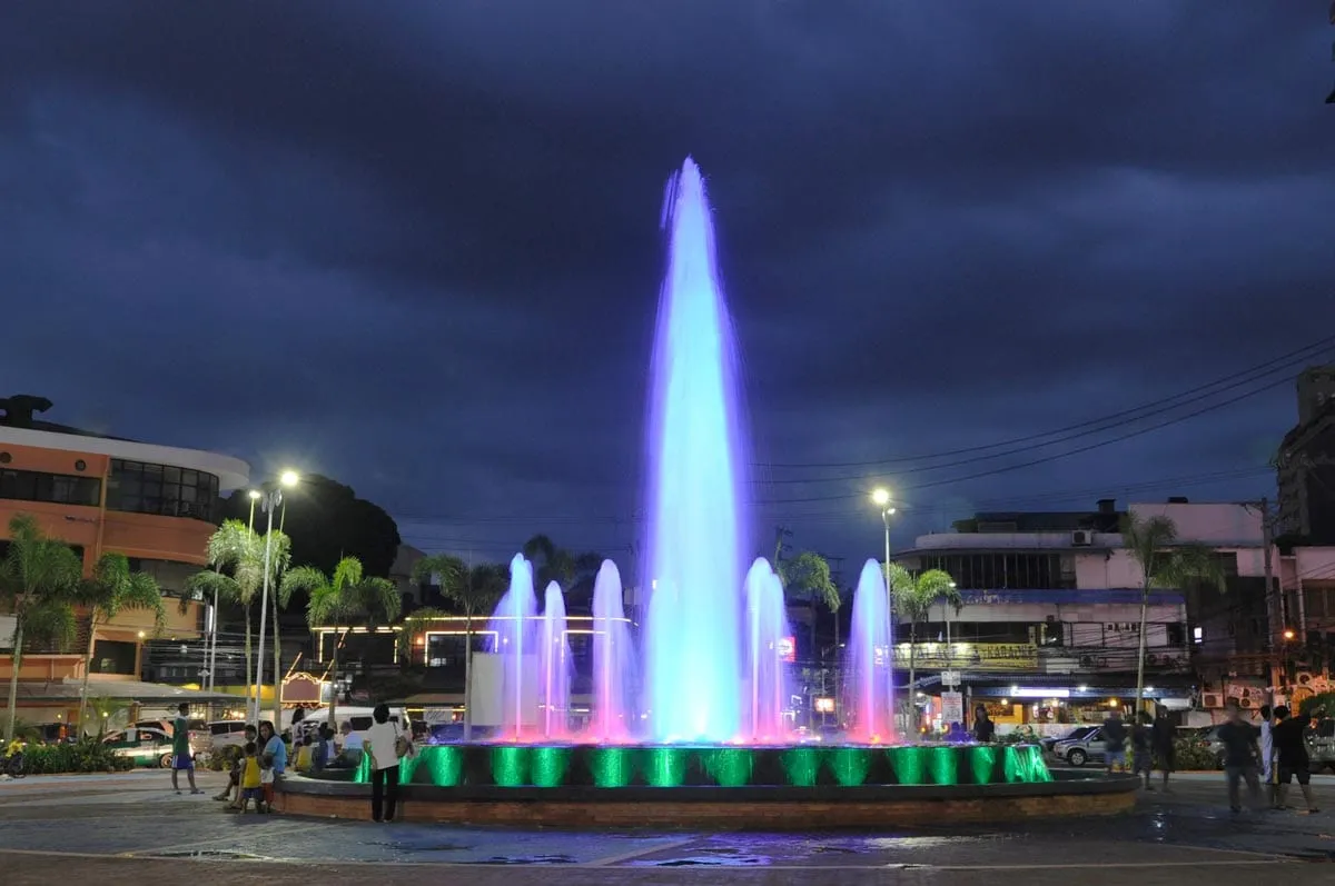 Remedios Circle Multi-pattern Fountain, Manila, 2016 2