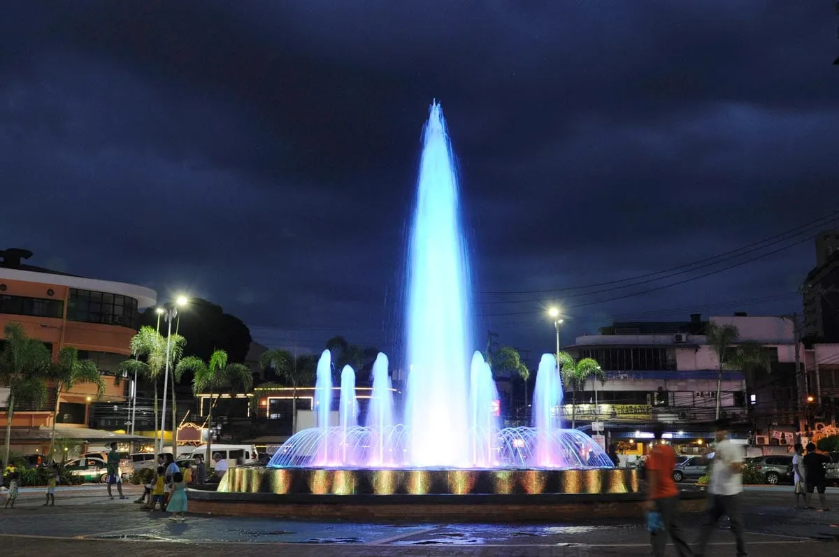 Remedios Circle Multi-pattern Fountain, Manila, 2016 4