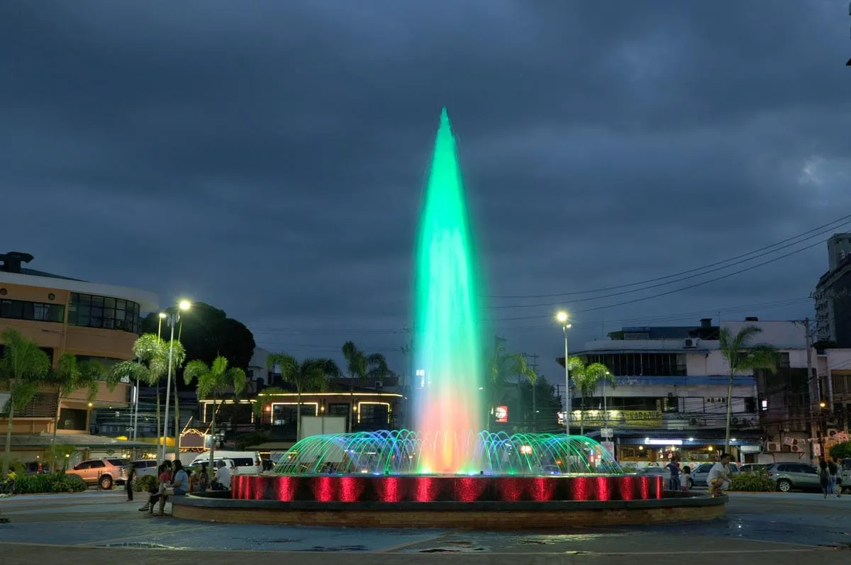 Remedios Circle Multi-pattern Fountain, Manila, 2016 6