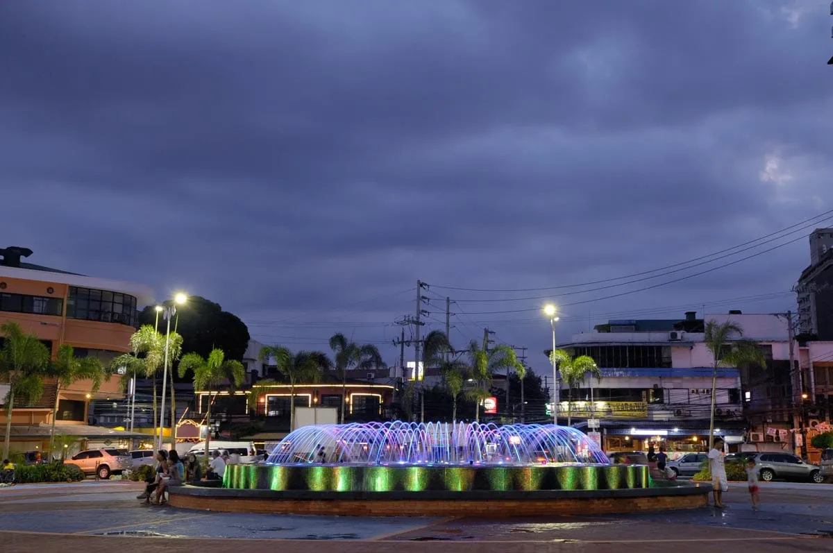 Remedios Circle Multi-pattern Fountain, Manila, 2016 7