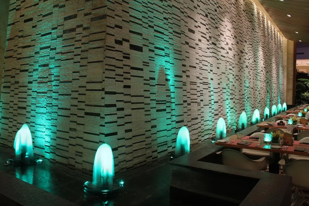 Solaire Foaming Jets Fresh Restaurant Green