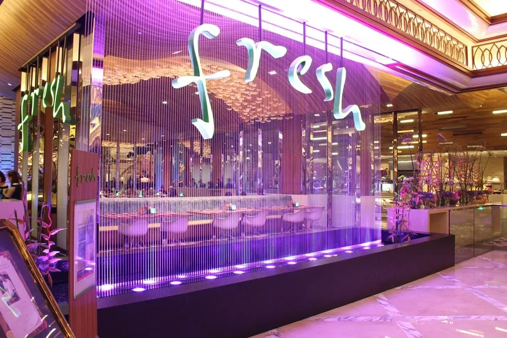 Solaire Fresh Restaurant Ribbon Fountain, 2014