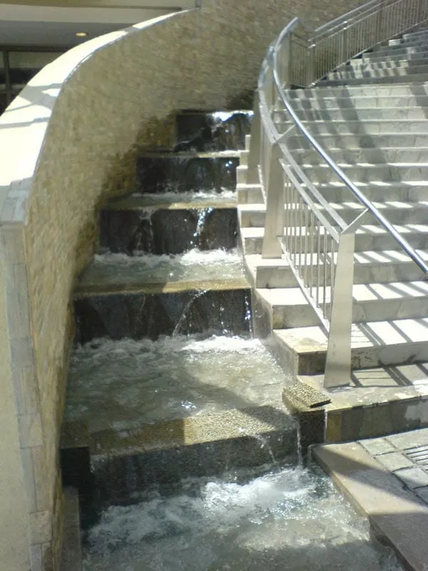 Trinoma Cascades, 2007