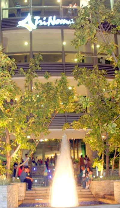 Trinoma Mall Geyser, 2007