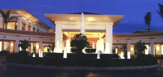 Palms Country Club, 2001